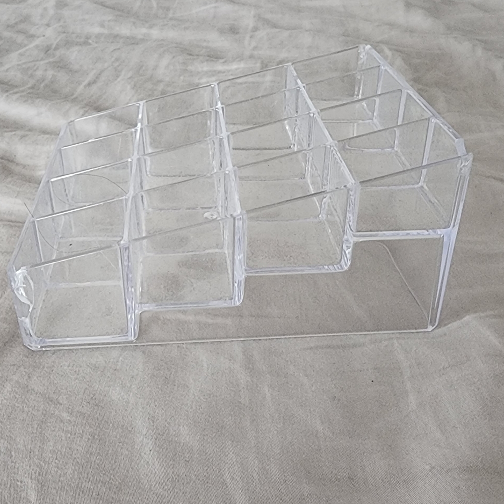 Cosmetic organizer